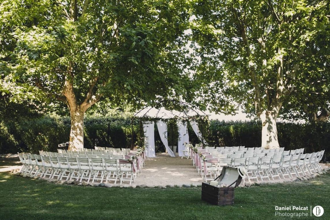 ceremonie-laique-fleurs-mariage-chateau