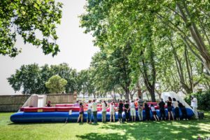 evenement-professionnel-nature-teambuilding-team-building-baby-foot-geant-parc-chateau-entreprise-chateau-lieu-reception-13-lancon-provence