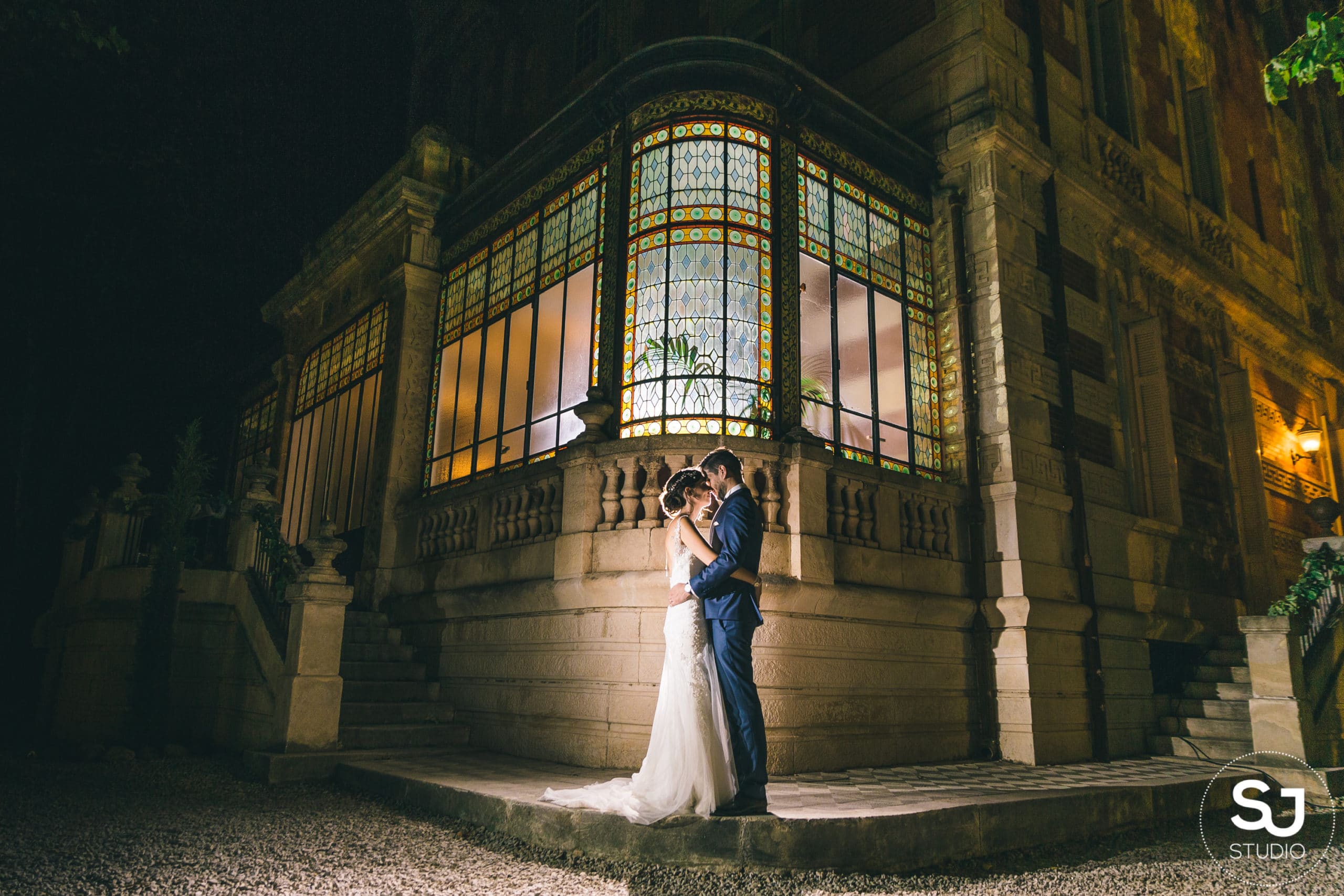 bride-groom-couple-conservatory-wedding-chateau-venue-reception-south-france-provence-magic