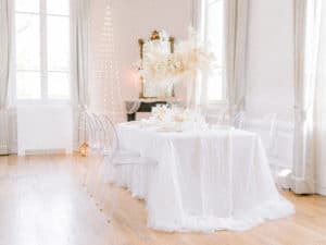 mariage-hiver-provence-chateau-lieu-reception-wedding-venue-south-france-christmas-winter-decoration-table-gold-dore