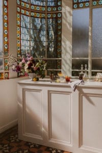 wedding-planner-bar-verriere-fleurs