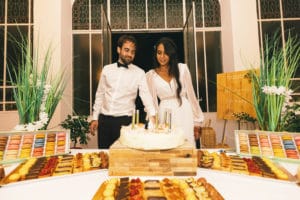 mariage-boheme-chic-provence-ceremonie-lieu-reception-buffet-dessert-couple