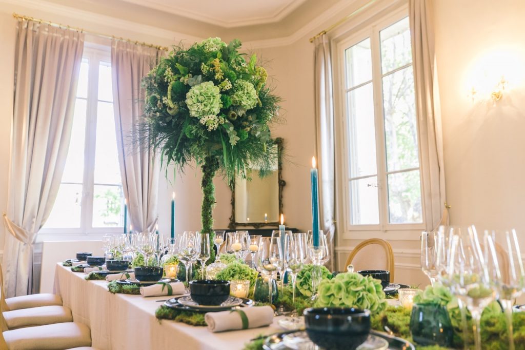 mariage provence lieu de reception venue aix marseille salon avignon wedding ceremony chateau privatise lieu d'exception dream venue couple bride groom happy couple