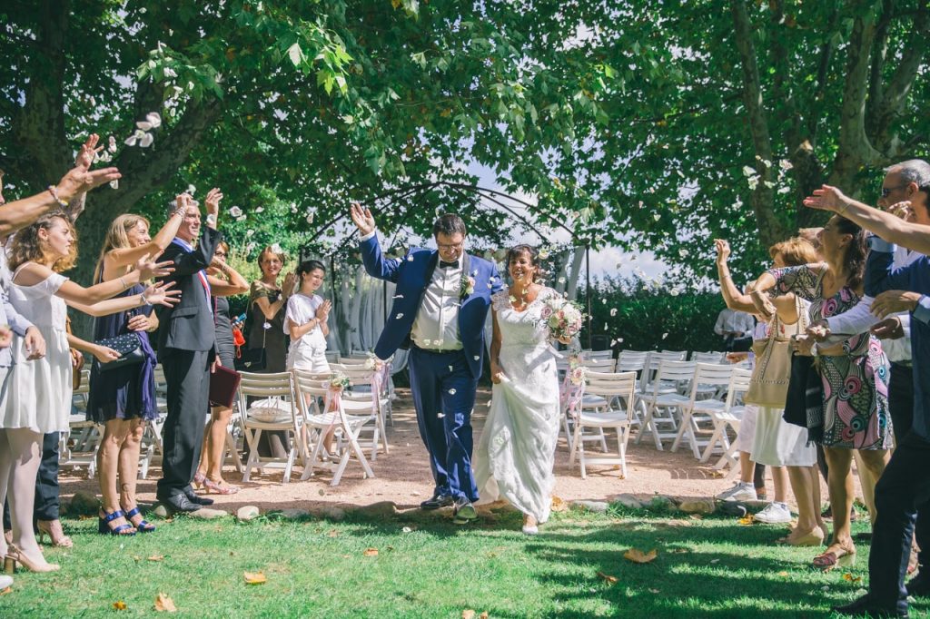 mariage provence lieu de reception venue aix marseille salon avignon wedding ceremony chateau privatise lieu d'exception dream venue couple bride groom happy couple