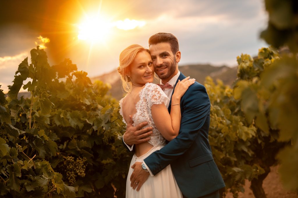 mariage provence lieu de reception venue aix marseille salon avignon wedding ceremony chateau privatise lieu d'exception dream venue couple bride groom happy couple