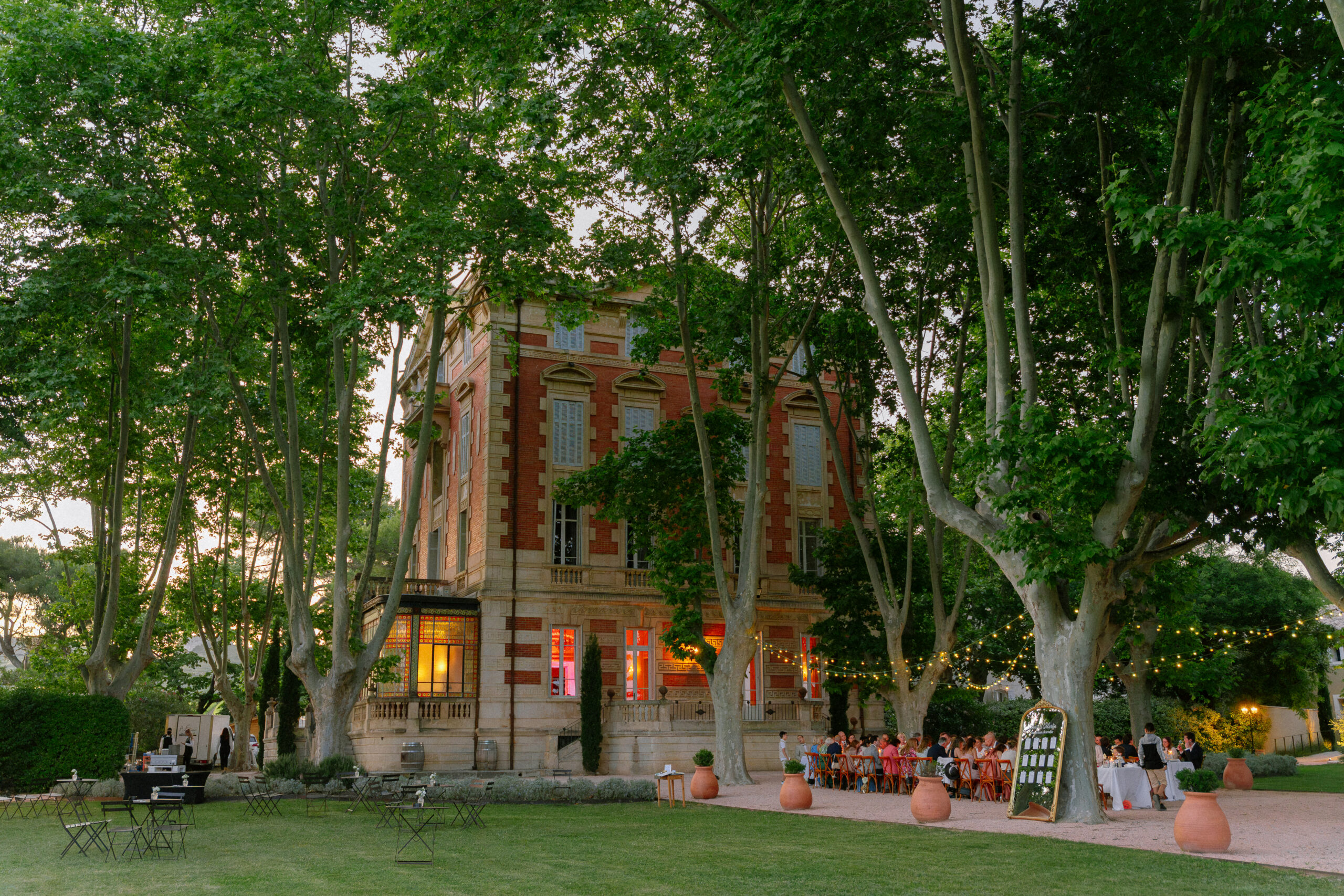 mariage en Provence chateau elegant verriere intime classe intimate wedding south france destination wedding