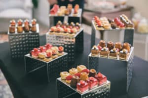 traiteur-mariage-13-buffet-desserts-chateau-verriere