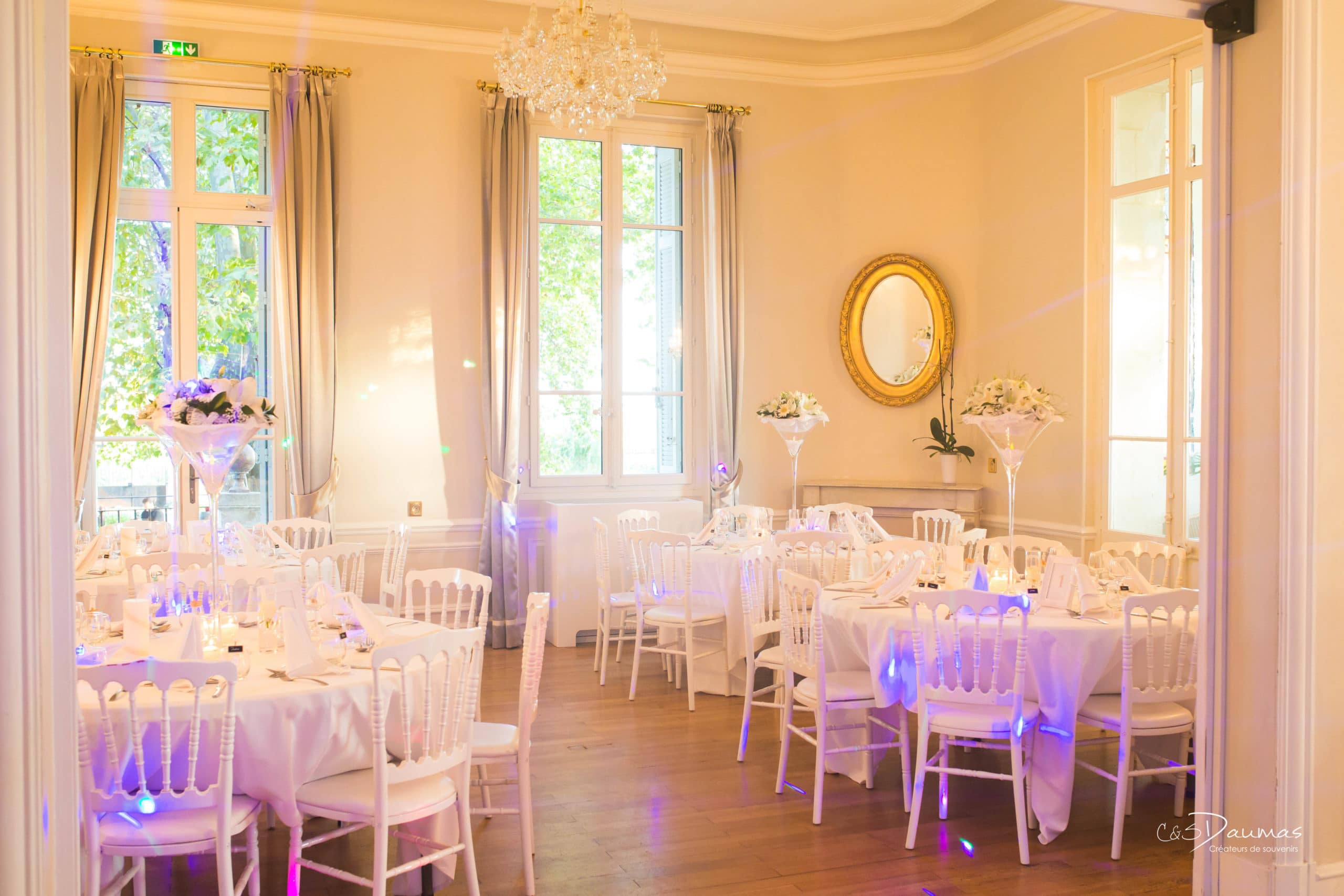 mariage-provence-wedding-venue-reception-chateau-tables-parquet-miroir-13-south-france-bouches-rhone