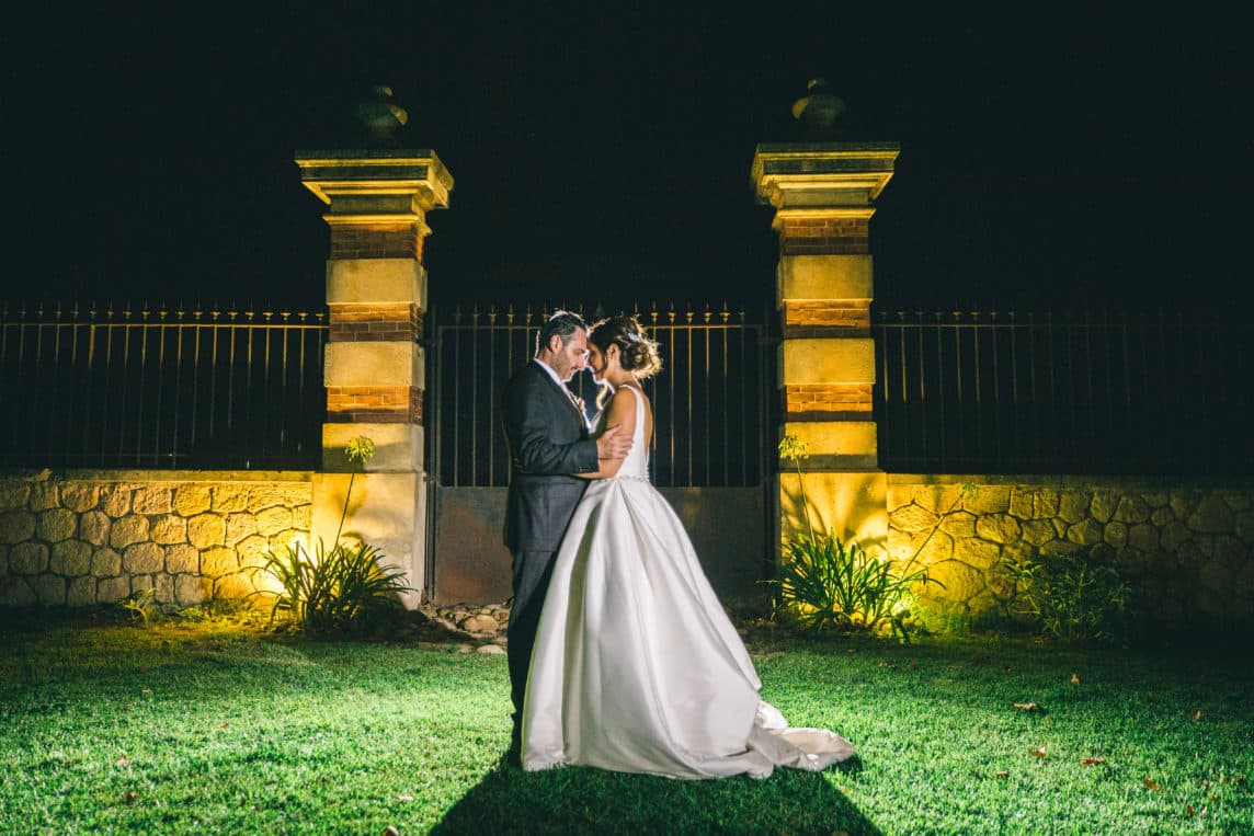 PHOTO-couple-mariage-maries-wedding-bride-nuit-parc-provence-lancon-aix-marseille-chateau-evenement-salle-lieu-reception