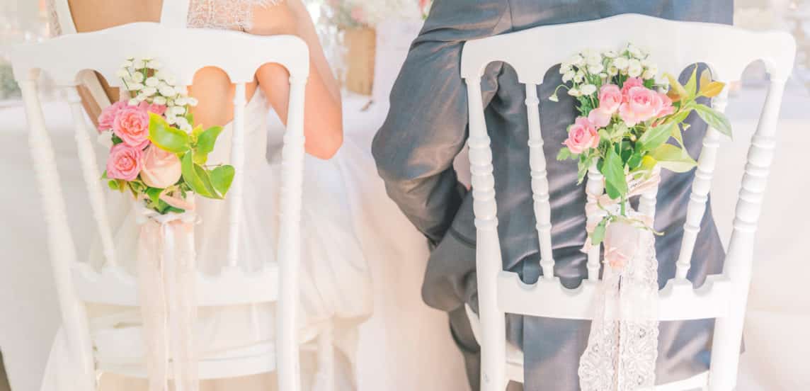 decoration-mariage-chaises-fleurs-reception-13-marseille-aix