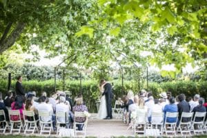 ceremonies-laiques-provence-maries-gloriette-invites-officiant-ceremonie