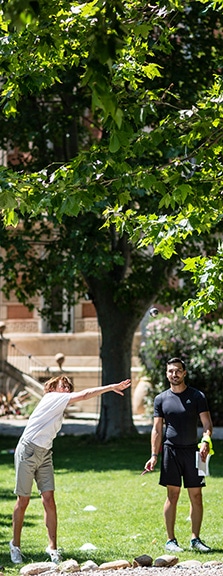 team-building-cohesion-equipe-venue-lieu-reception-provence-south-france-aix-salon-vitrolles-13-wedding-dress-venue-south-france-provence-lieu-chateau-plaque-dore-paca-aix-marseille-salon-lancon-evenements-events-reunion-seminaire-travail-journee-etude