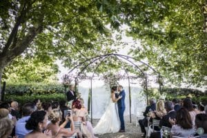 ceremonies-laiques-provence-maries-gloriette-invites-officiant-ceremonie