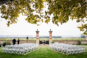 Cérémonie laïque de mariage près d'Aix en Provence avec vue sur les vignes